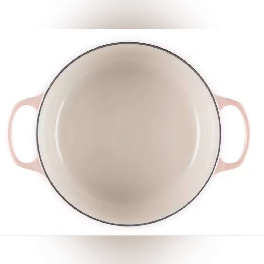 Le Creuset Signature Round Dutch Oven, 5.5 Qt., Color Pêche, Retail $434.95 USD - Picture 7 of 16